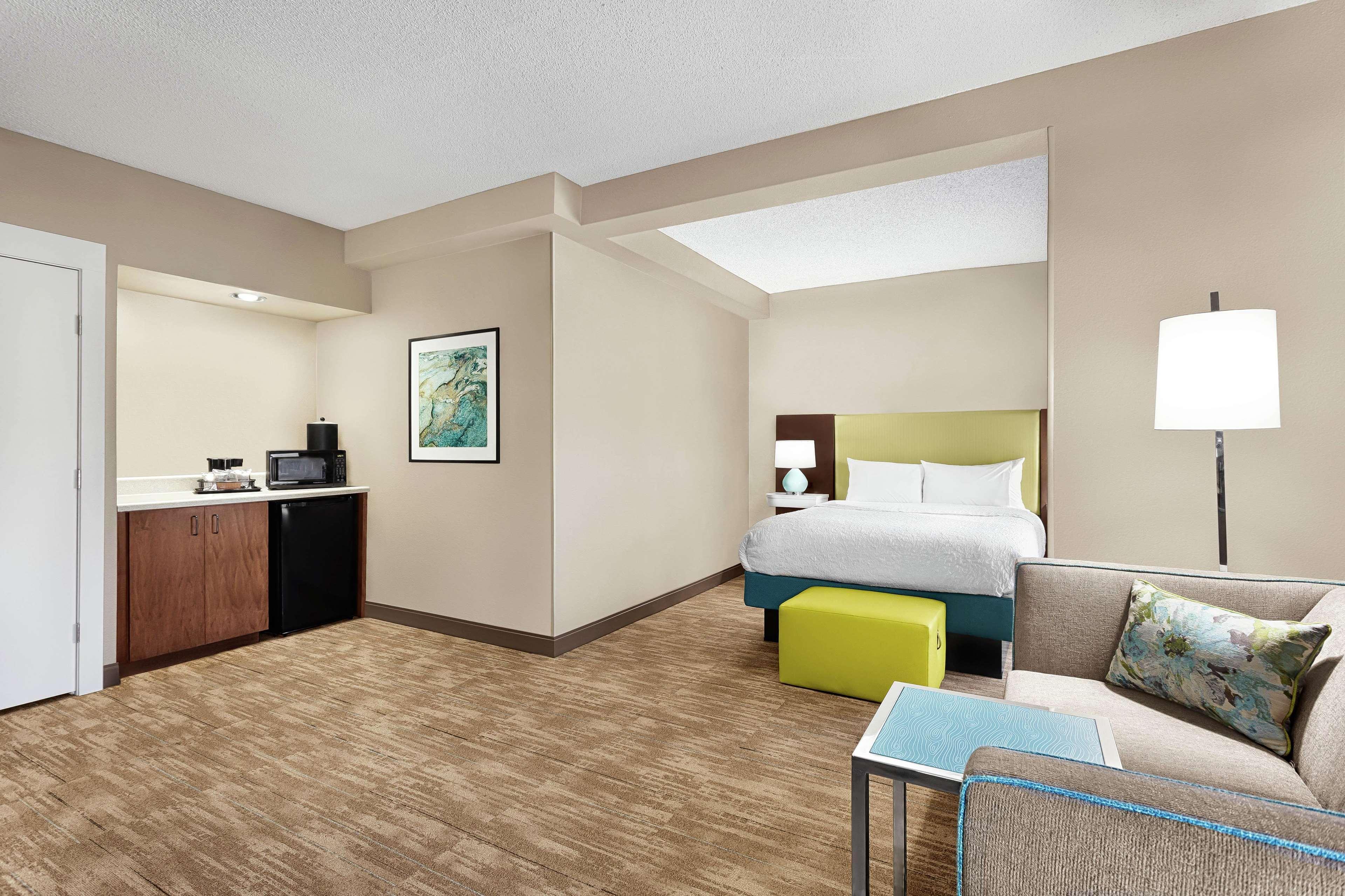 Hampton Inn Моргантън Екстериор снимка