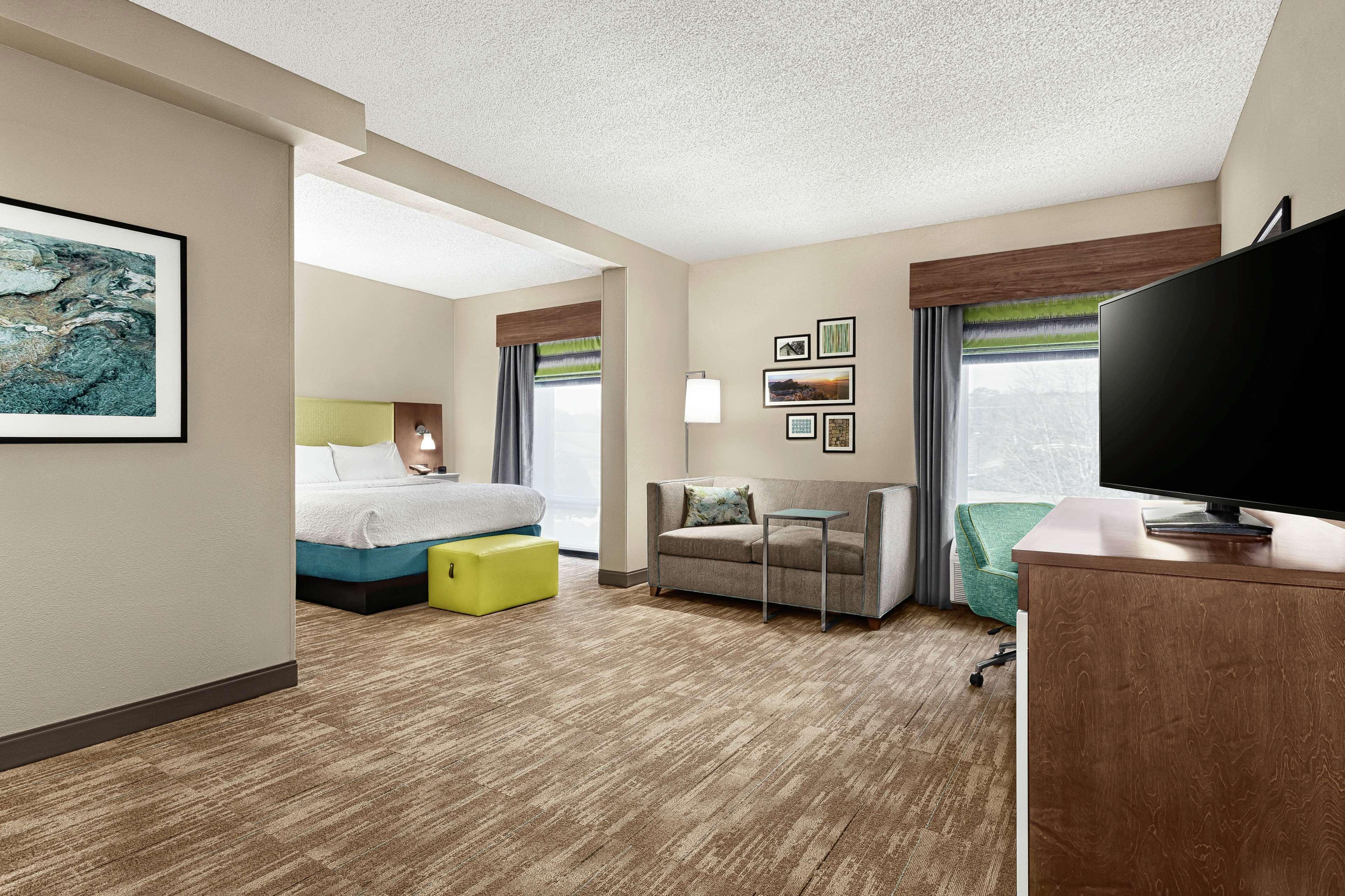 Hampton Inn Моргантън Екстериор снимка