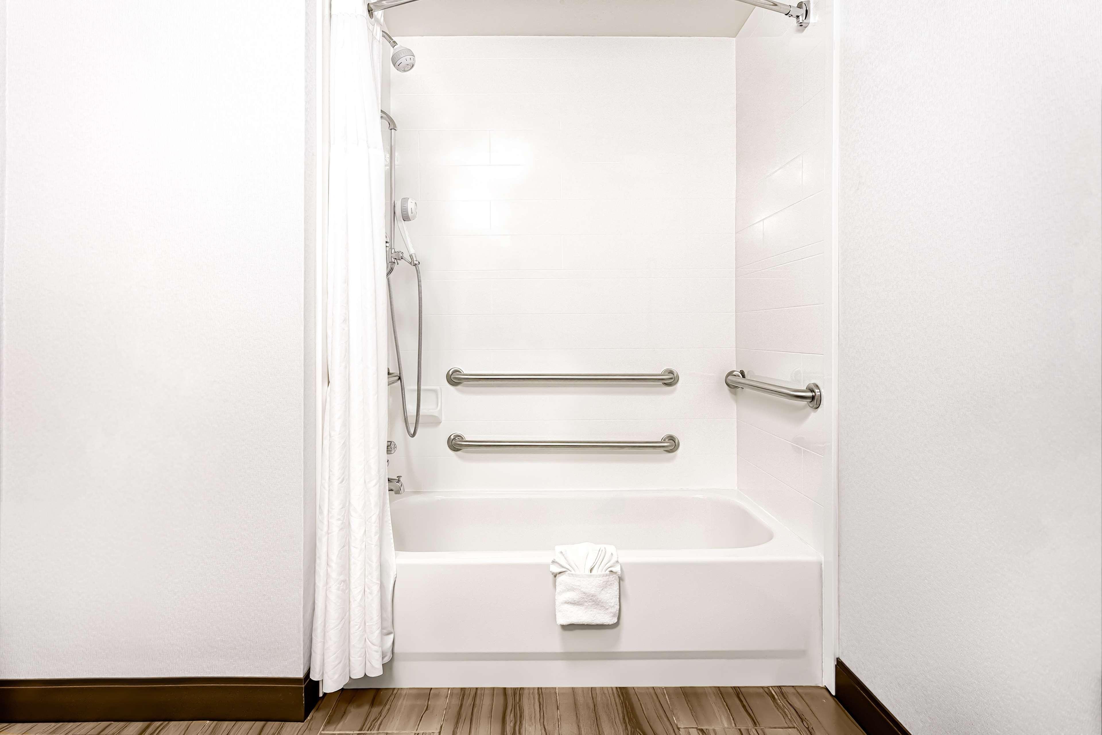 Hampton Inn Моргантън Екстериор снимка