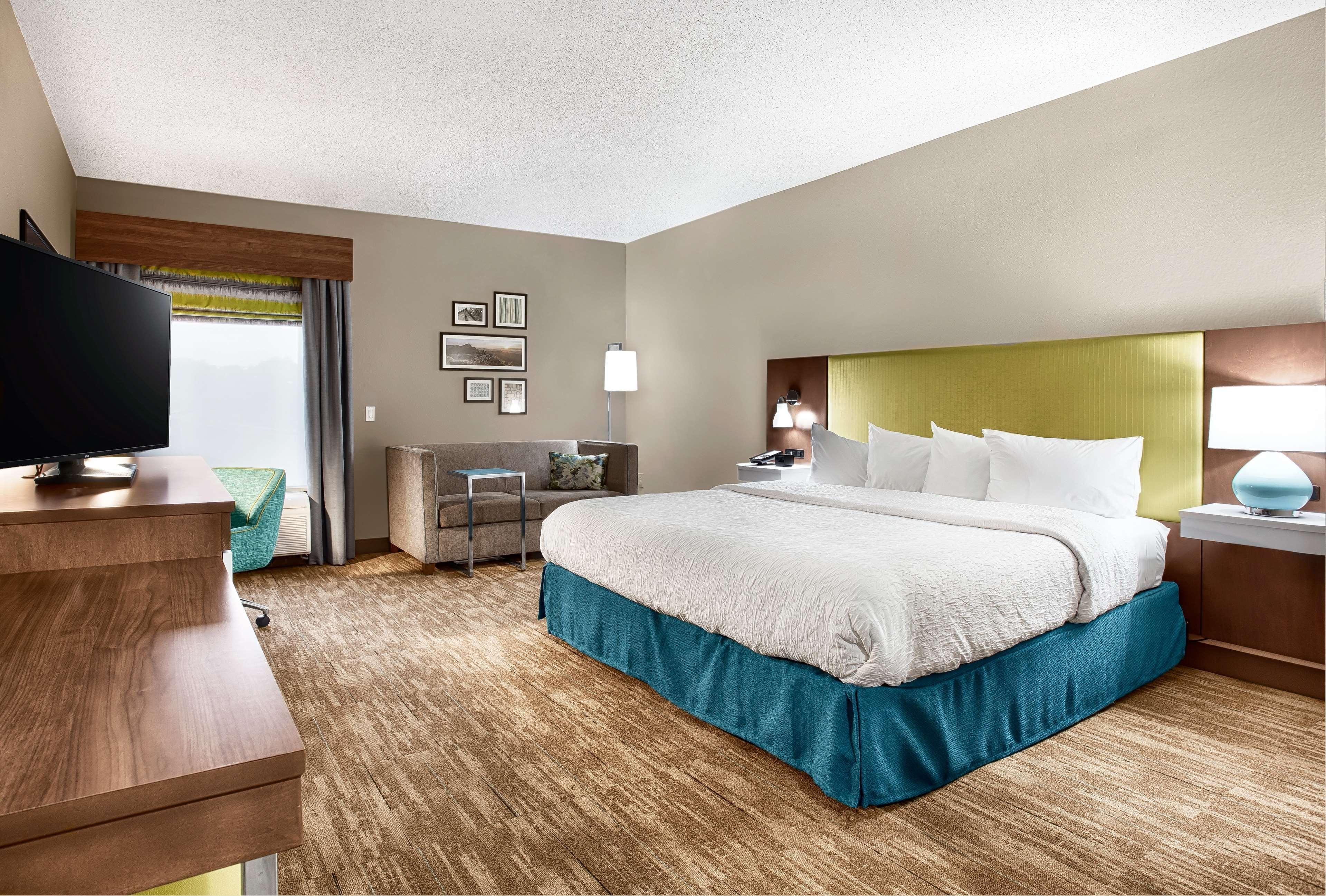 Hampton Inn Моргантън Екстериор снимка