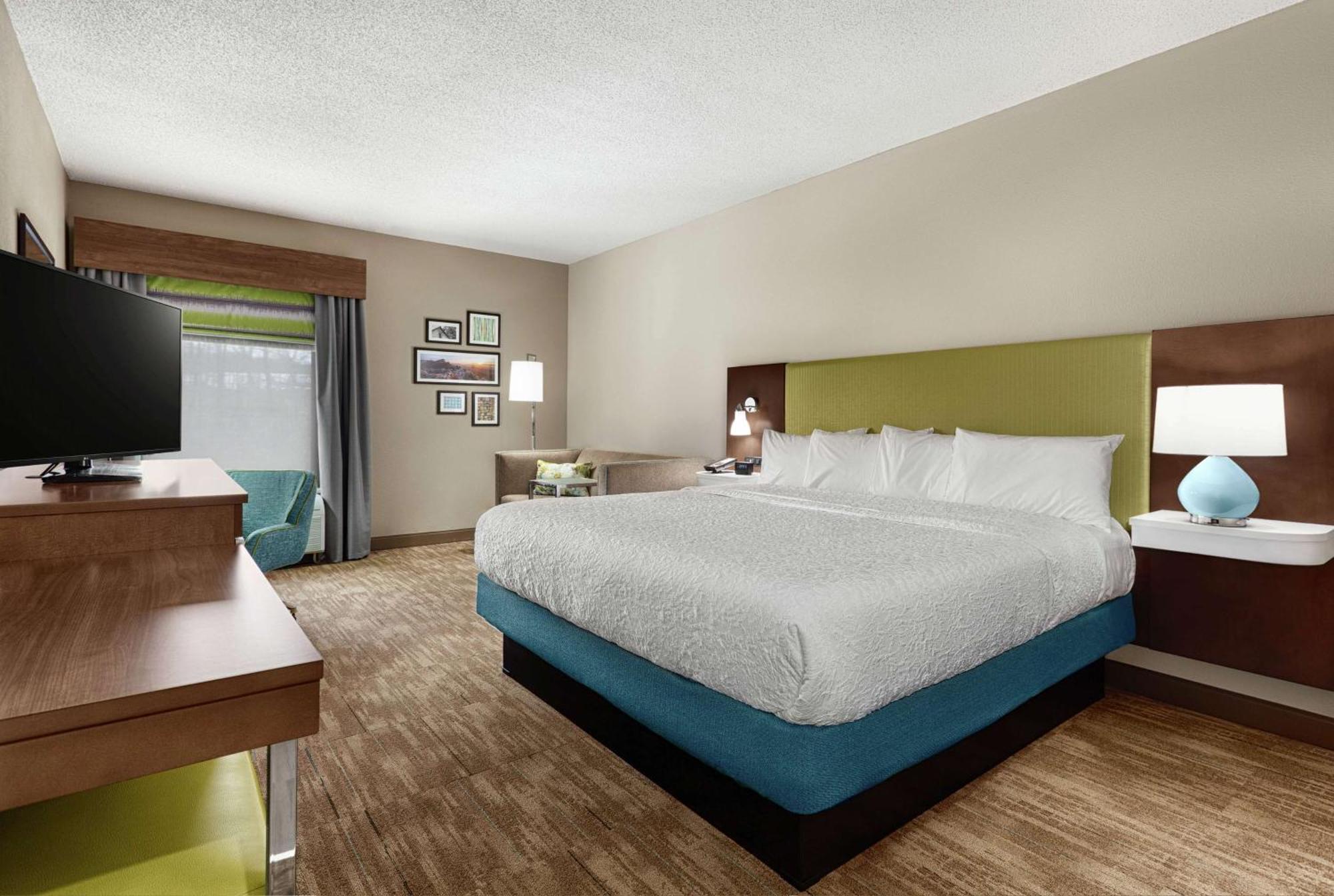 Hampton Inn Моргантън Екстериор снимка