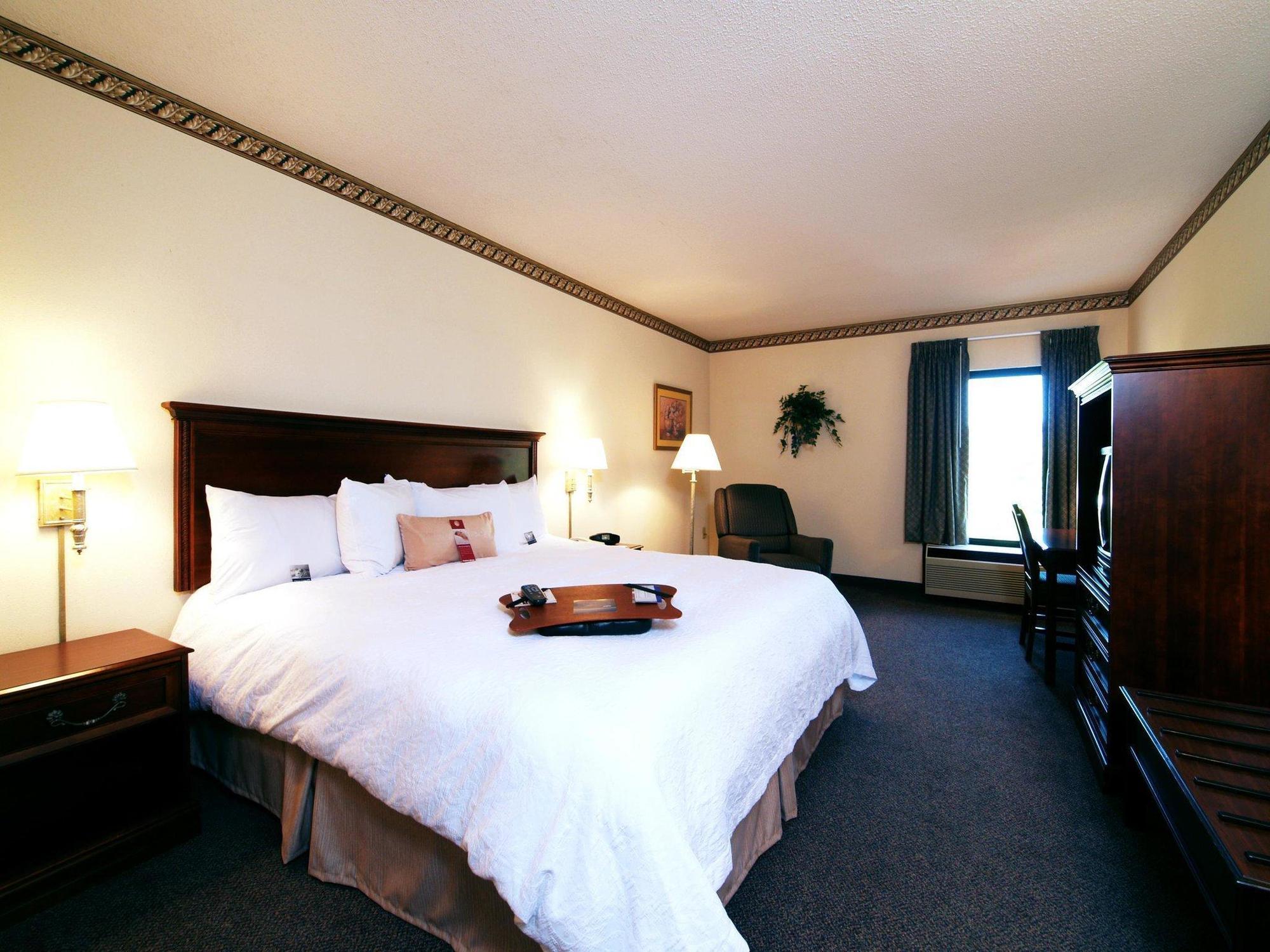 Hampton Inn Моргантън Стая снимка