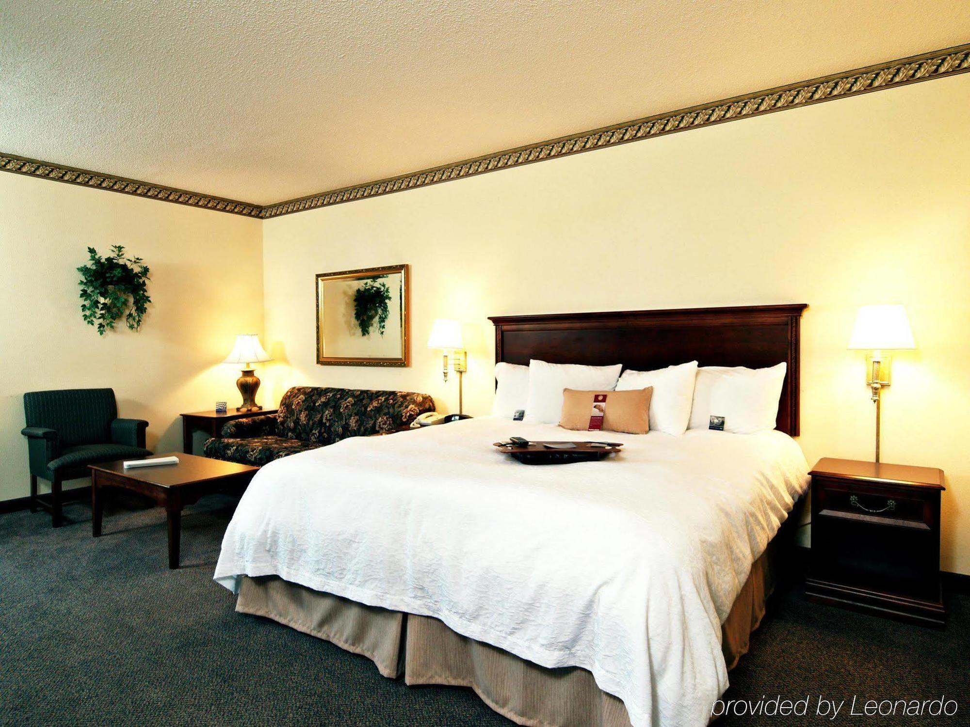 Hampton Inn Моргантън Стая снимка