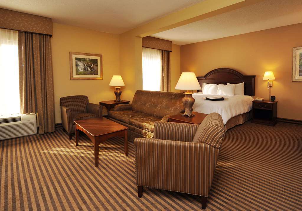 Hampton Inn Моргантън Стая снимка