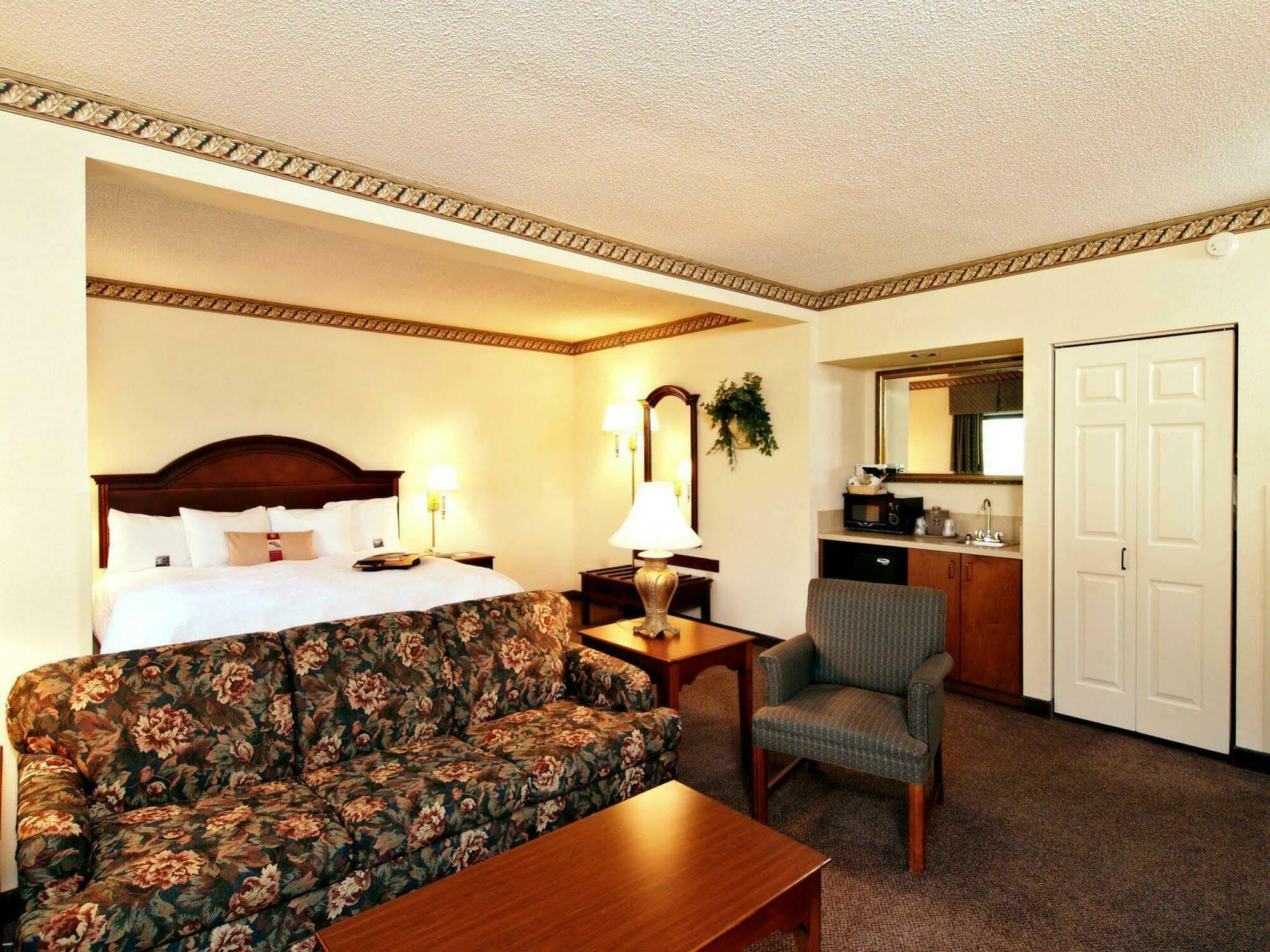 Hampton Inn Моргантън Стая снимка